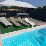 Giardino D'estate - Con Piscina 度假居 *