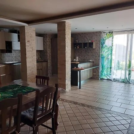 Vakantiehuis Giardino D'estate - Con Piscina *