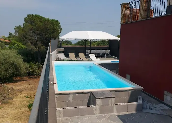 Vakantiehuis Giardino D'estate - Con Piscina Zafferana Etnea